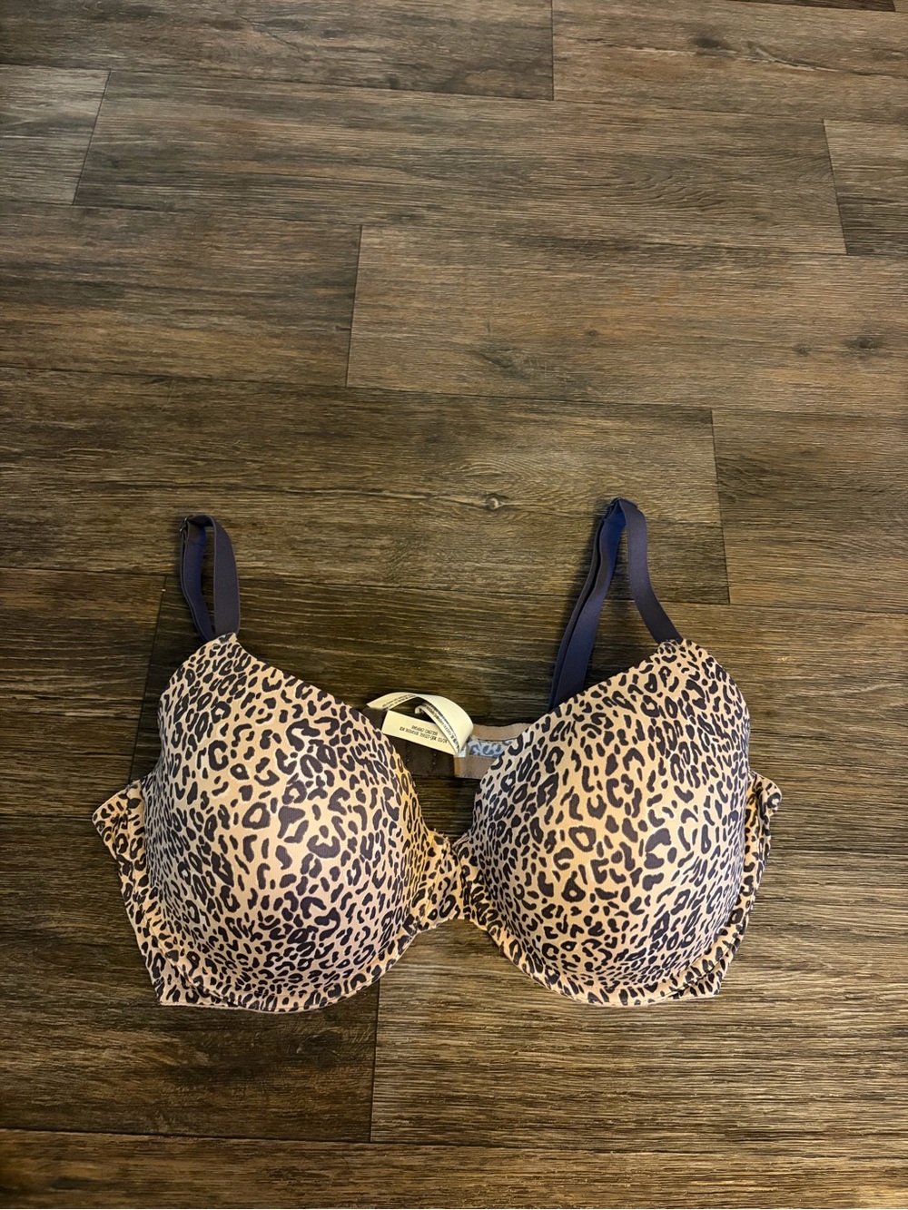 Women’s Victoria’s Secret Cheetah Print T-Shirt Lightly Lined Bra Size 40D